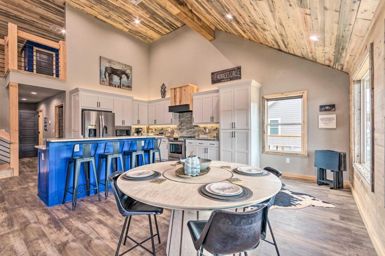 Upscale Riverfront Home With Beach And Fire Pit! Glenwood Buitenkant foto